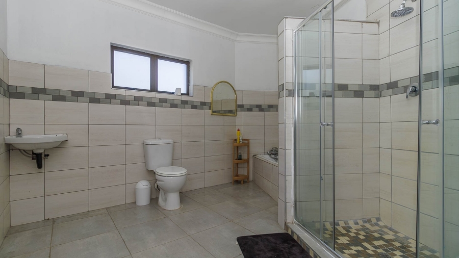 7 Bedroom Property for Sale in Winston Park KwaZulu-Natal