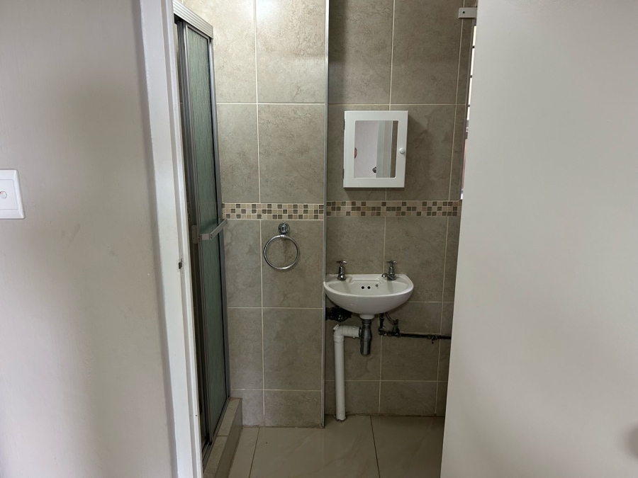 To Let 2 Bedroom Property for Rent in Shakas Rock KwaZulu-Natal