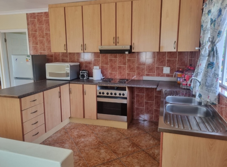 To Let 2 Bedroom Property for Rent in Somerset Park KwaZulu-Natal