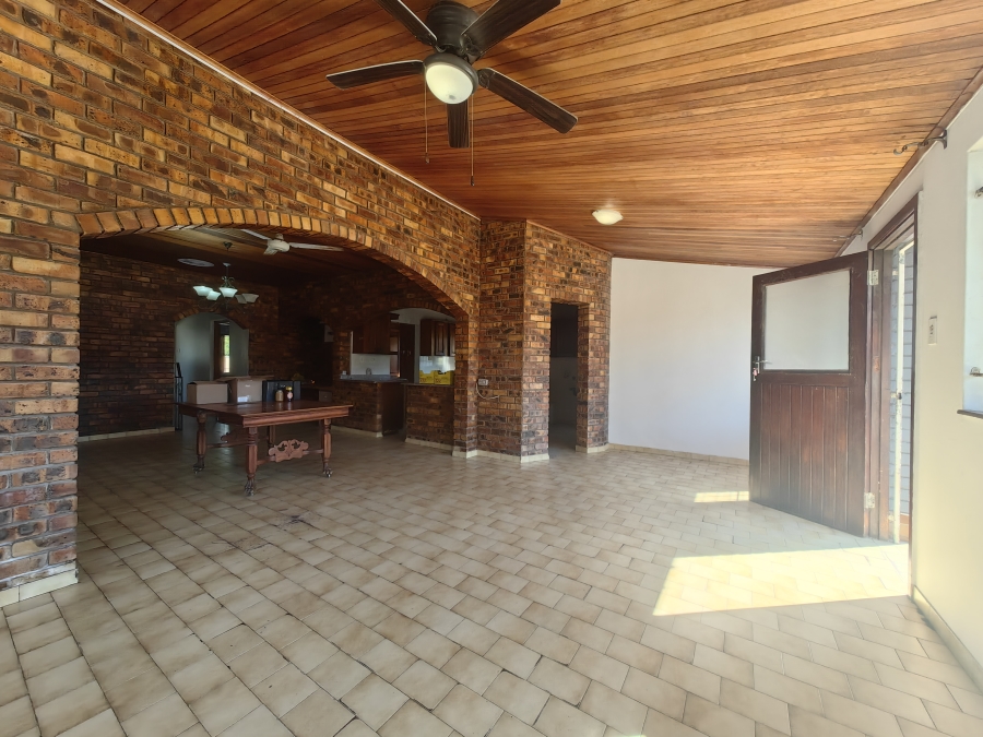 4 Bedroom Property for Sale in Scottburgh Central KwaZulu-Natal