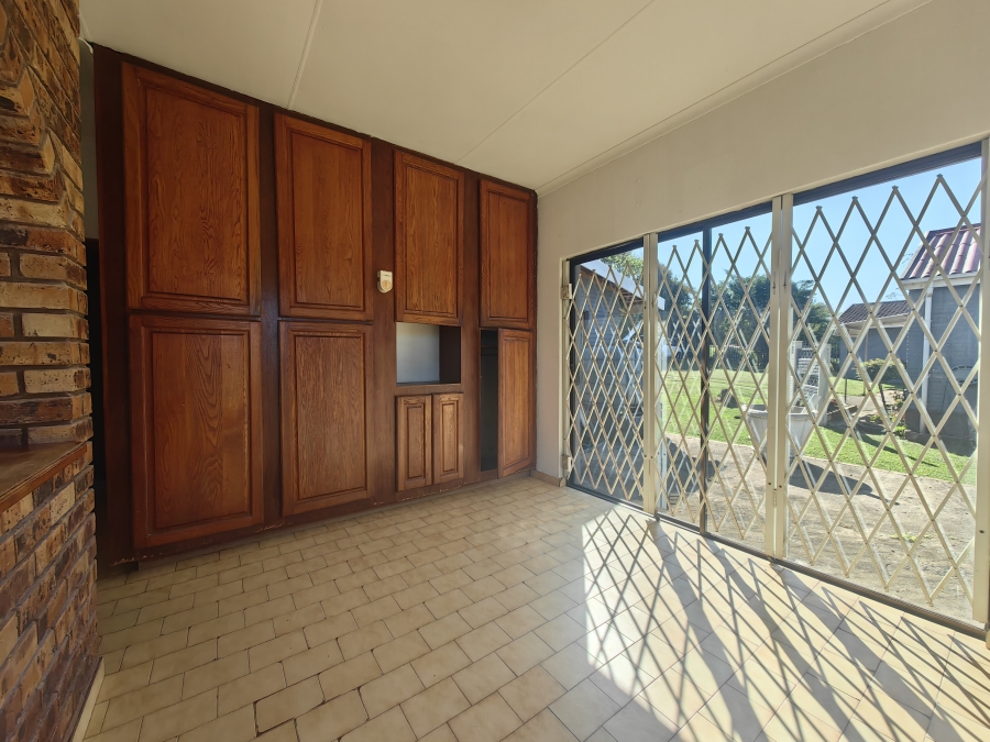 4 Bedroom Property for Sale in Scottburgh Central KwaZulu-Natal