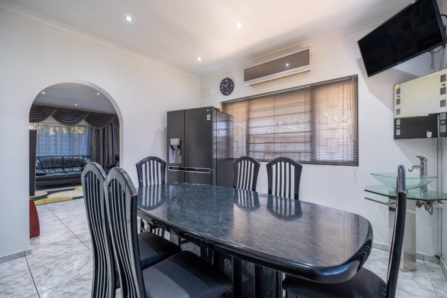 7 Bedroom Property for Sale in Isipingo Hills KwaZulu-Natal
