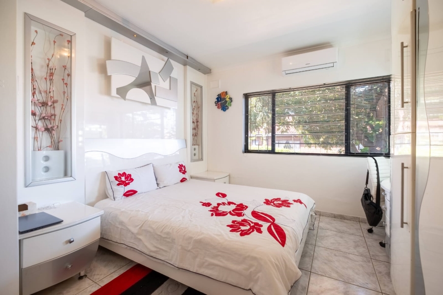 7 Bedroom Property for Sale in Isipingo Hills KwaZulu-Natal