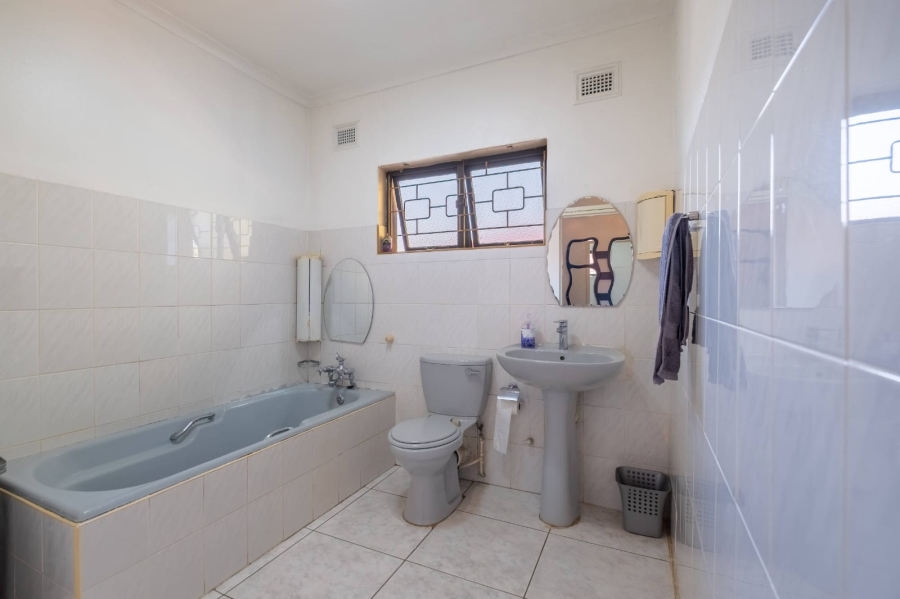 7 Bedroom Property for Sale in Isipingo Hills KwaZulu-Natal