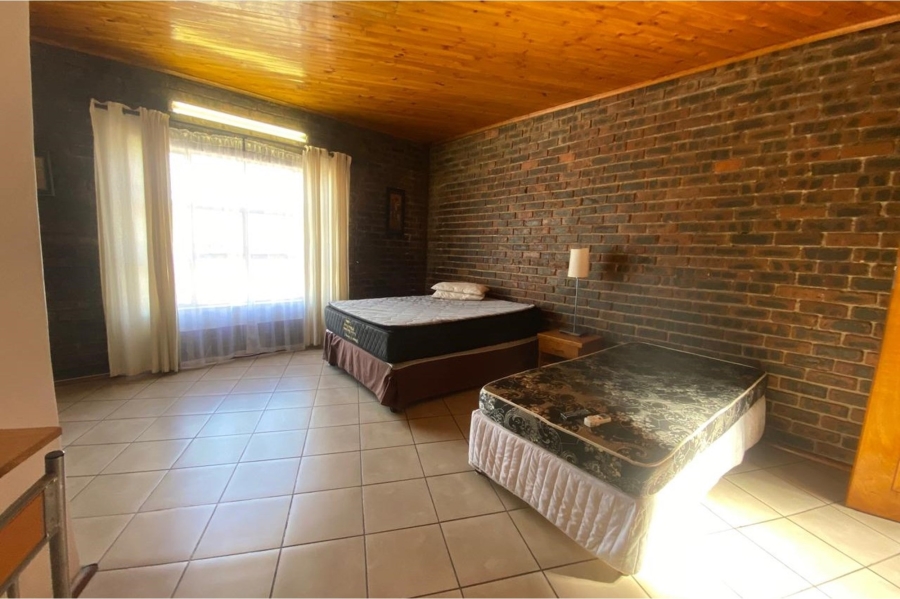 9 Bedroom Property for Sale in Newcastle KwaZulu-Natal