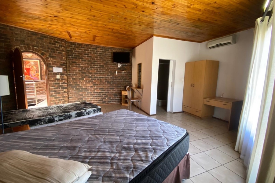 9 Bedroom Property for Sale in Newcastle KwaZulu-Natal