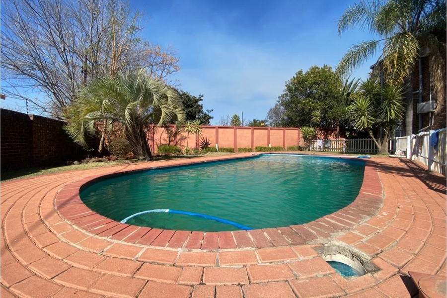 9 Bedroom Property for Sale in Newcastle KwaZulu-Natal