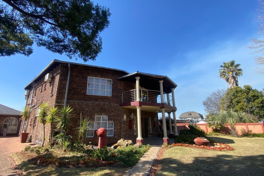 9 Bedroom Property for Sale in Newcastle KwaZulu-Natal