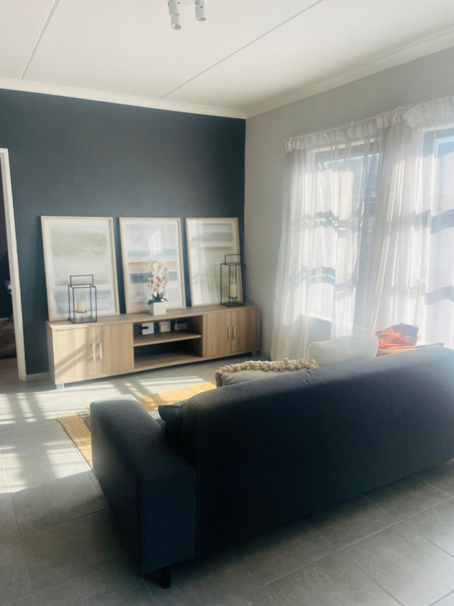 To Let 2 Bedroom Property for Rent in Amanzimtoti KwaZulu-Natal