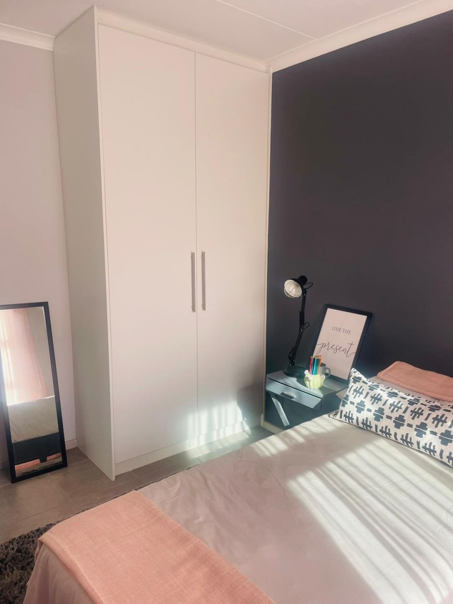 To Let 2 Bedroom Property for Rent in Amanzimtoti KwaZulu-Natal