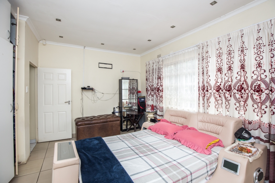 5 Bedroom Property for Sale in Umbilo KwaZulu-Natal