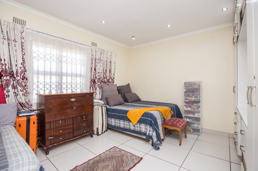 5 Bedroom Property for Sale in Umbilo KwaZulu-Natal