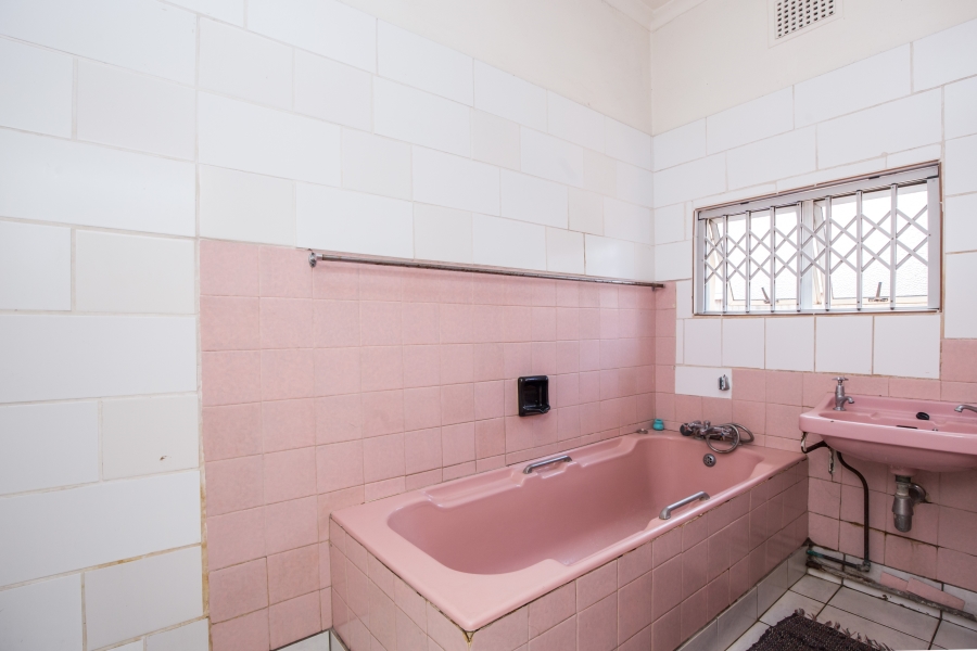 5 Bedroom Property for Sale in Umbilo KwaZulu-Natal