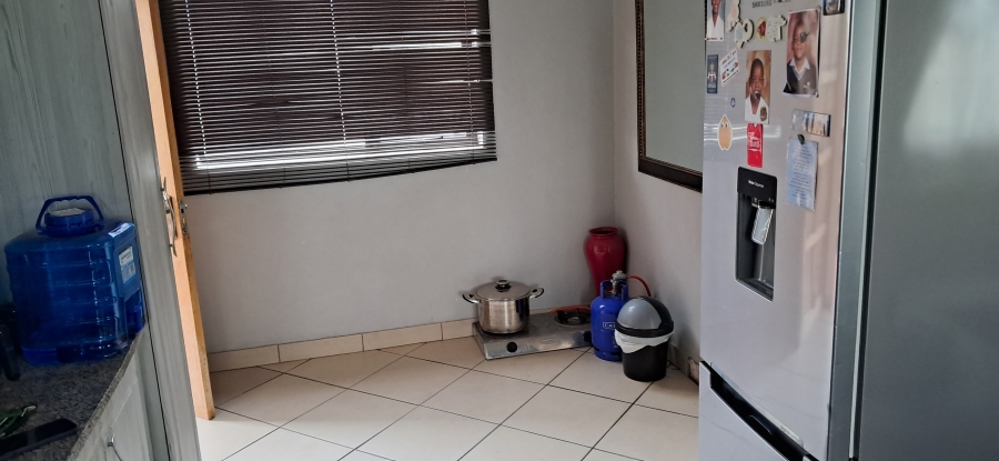 2 Bedroom Property for Sale in Madadeni J KwaZulu-Natal