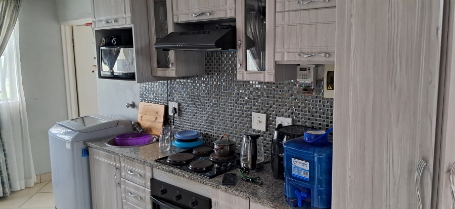 2 Bedroom Property for Sale in Madadeni J KwaZulu-Natal