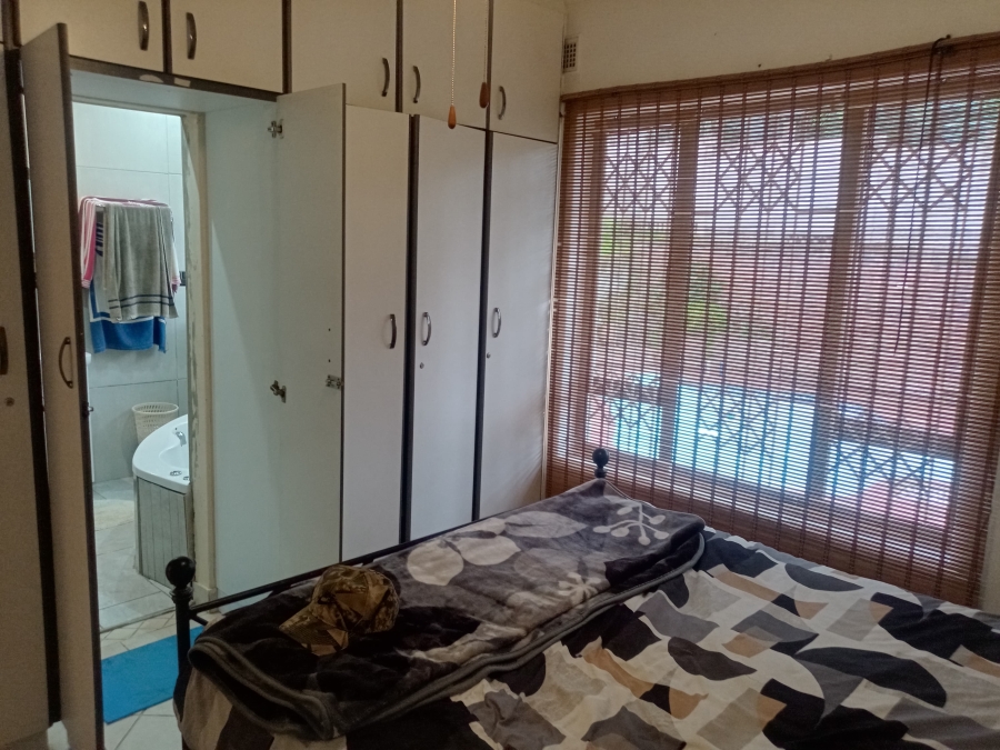 4 Bedroom Property for Sale in Mount Vernon KwaZulu-Natal
