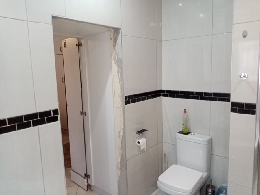 4 Bedroom Property for Sale in Mount Vernon KwaZulu-Natal