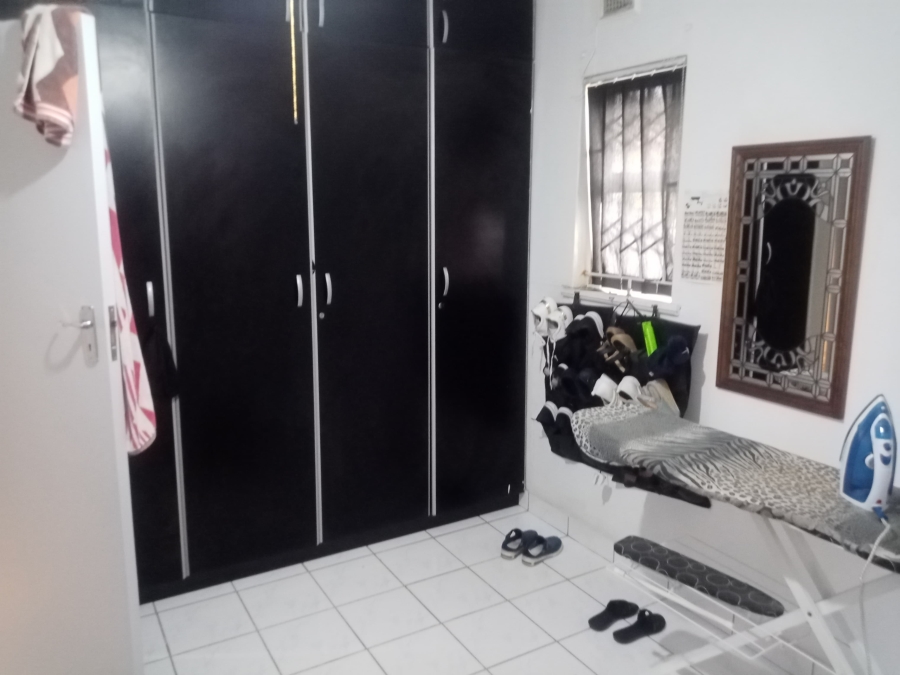 4 Bedroom Property for Sale in Mount Vernon KwaZulu-Natal