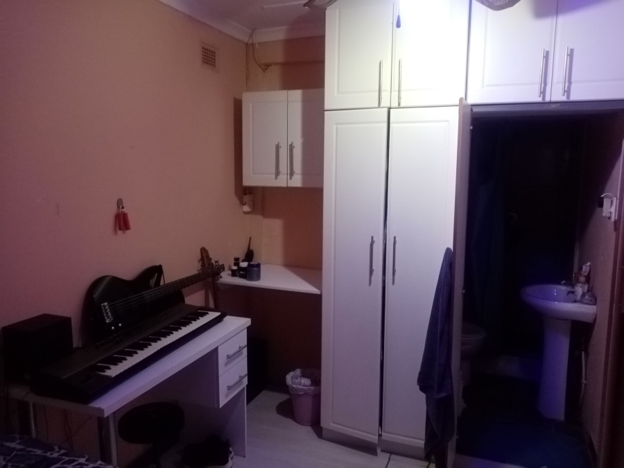 4 Bedroom Property for Sale in Mount Vernon KwaZulu-Natal