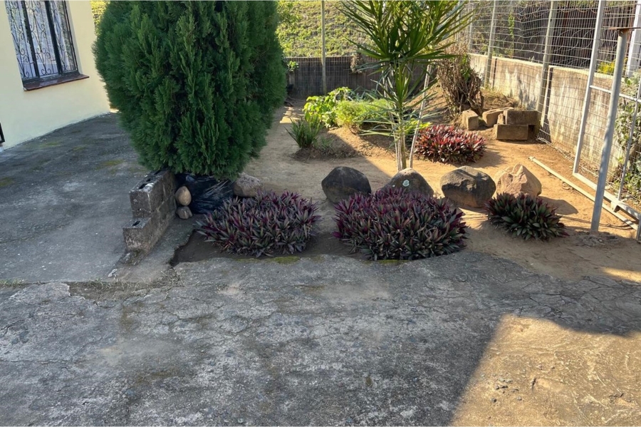 To Let 3 Bedroom Property for Rent in Palmview KwaZulu-Natal