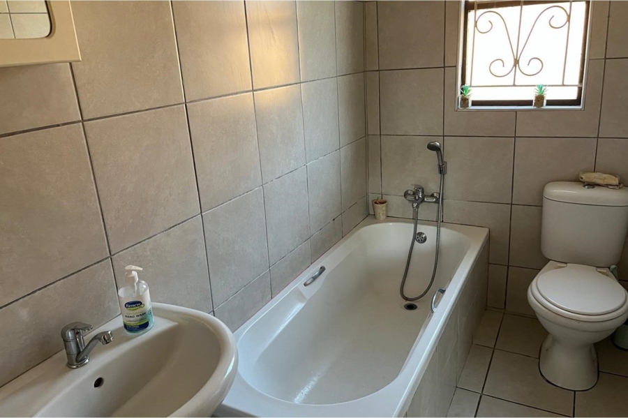 To Let 3 Bedroom Property for Rent in Palmview KwaZulu-Natal