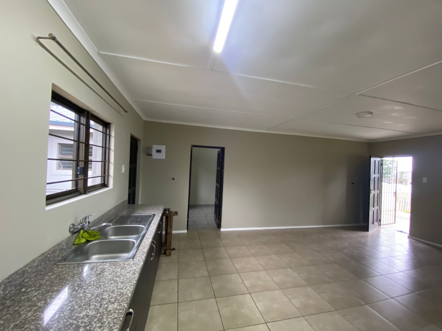 To Let 2 Bedroom Property for Rent in Crestholme KwaZulu-Natal