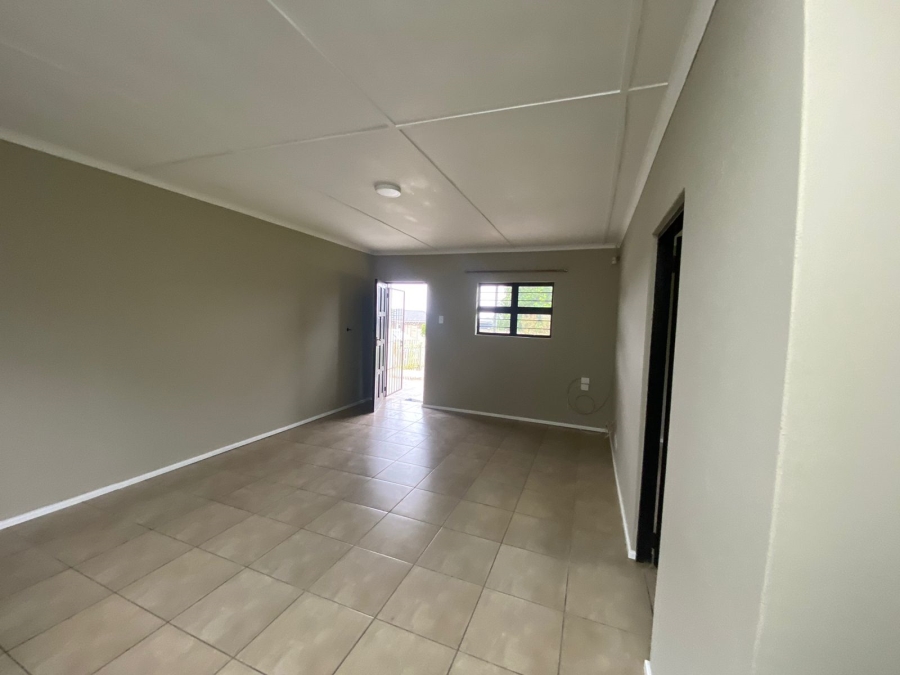 To Let 2 Bedroom Property for Rent in Crestholme KwaZulu-Natal