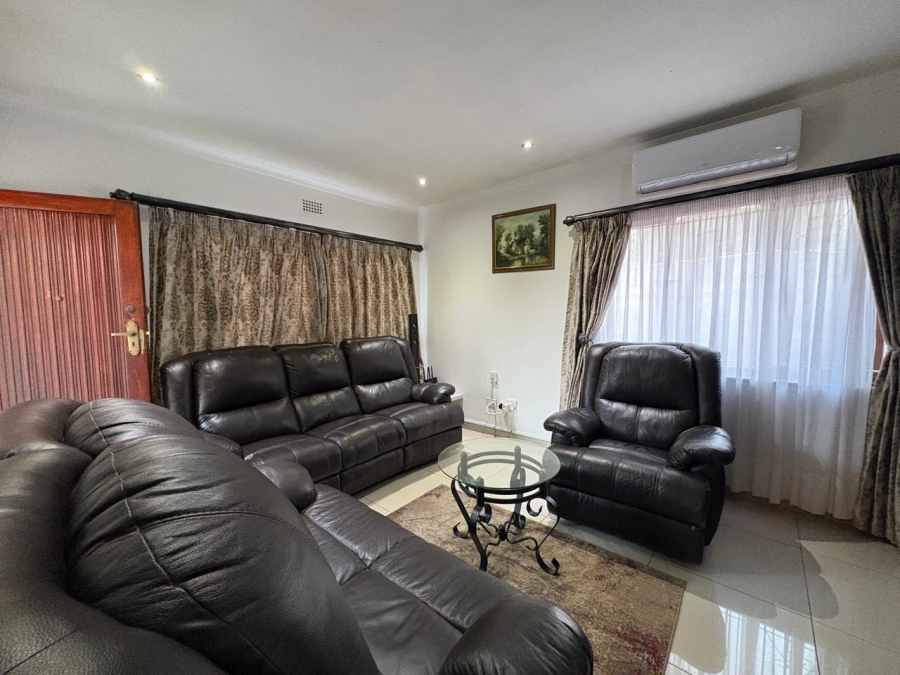 3 Bedroom Property for Sale in Vanrova KwaZulu-Natal