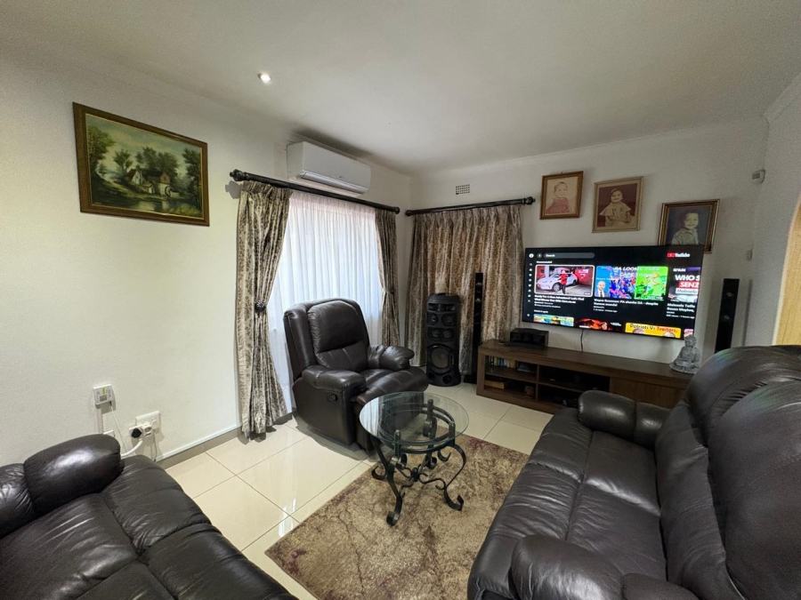 3 Bedroom Property for Sale in Vanrova KwaZulu-Natal