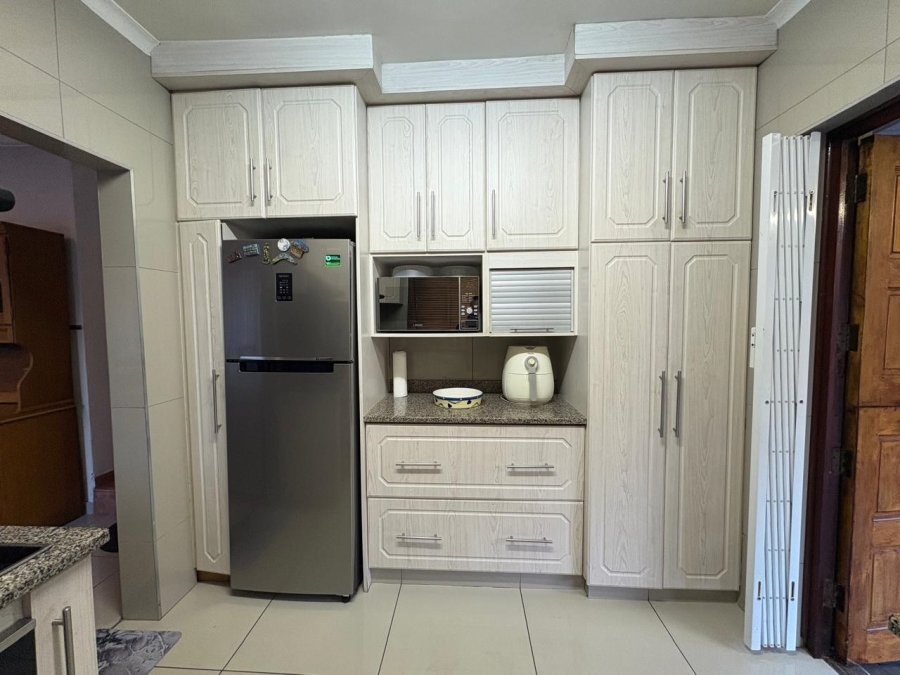 3 Bedroom Property for Sale in Vanrova KwaZulu-Natal