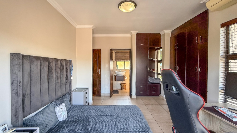 4 Bedroom Property for Sale in Seaward Estate KwaZulu-Natal