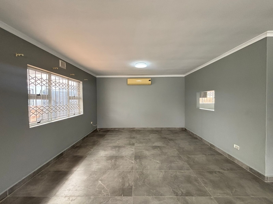 To Let 4 Bedroom Property for Rent in Sherwood KwaZulu-Natal