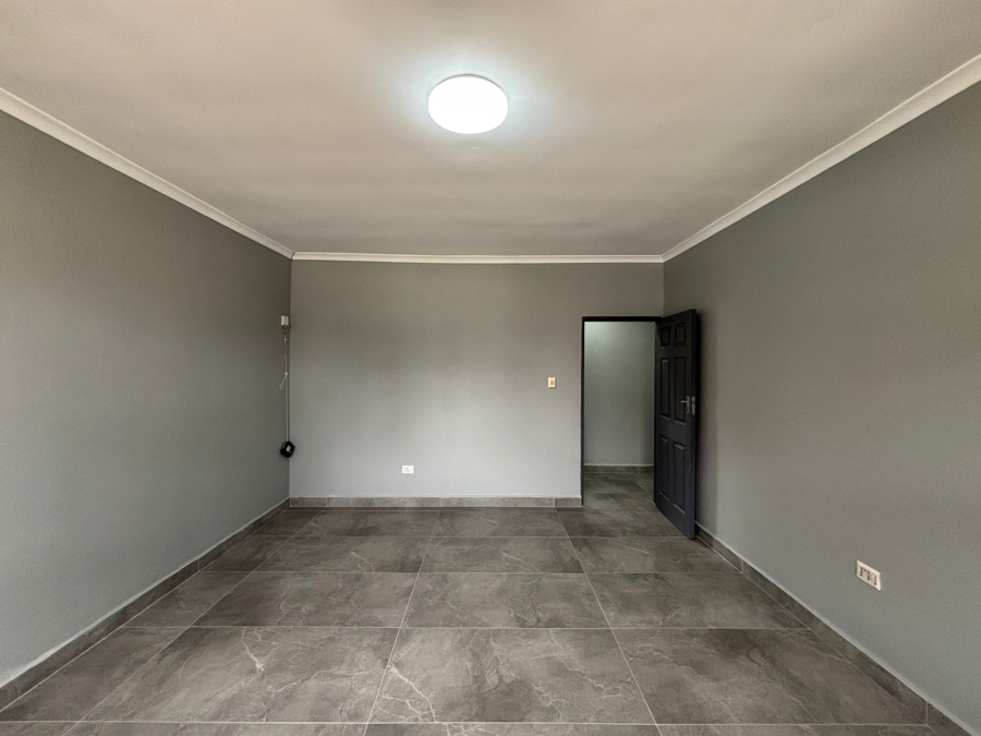 To Let 4 Bedroom Property for Rent in Sherwood KwaZulu-Natal