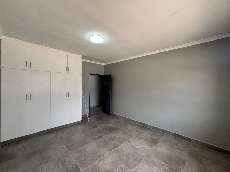To Let 4 Bedroom Property for Rent in Sherwood KwaZulu-Natal