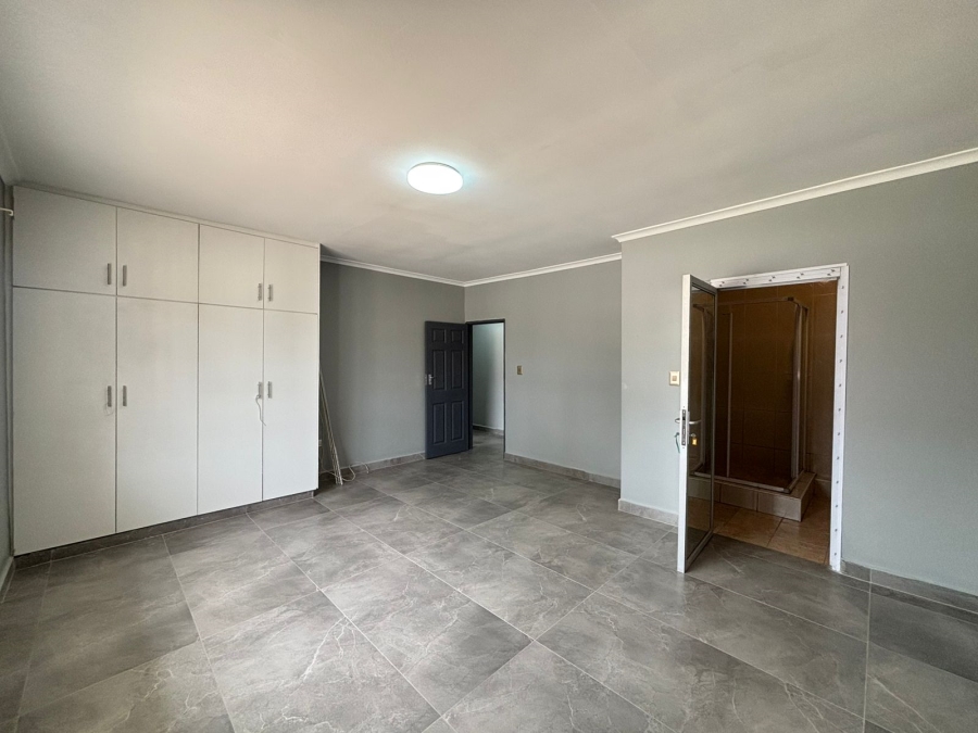 To Let 4 Bedroom Property for Rent in Sherwood KwaZulu-Natal