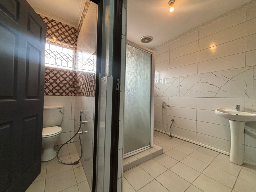 To Let 4 Bedroom Property for Rent in Sherwood KwaZulu-Natal