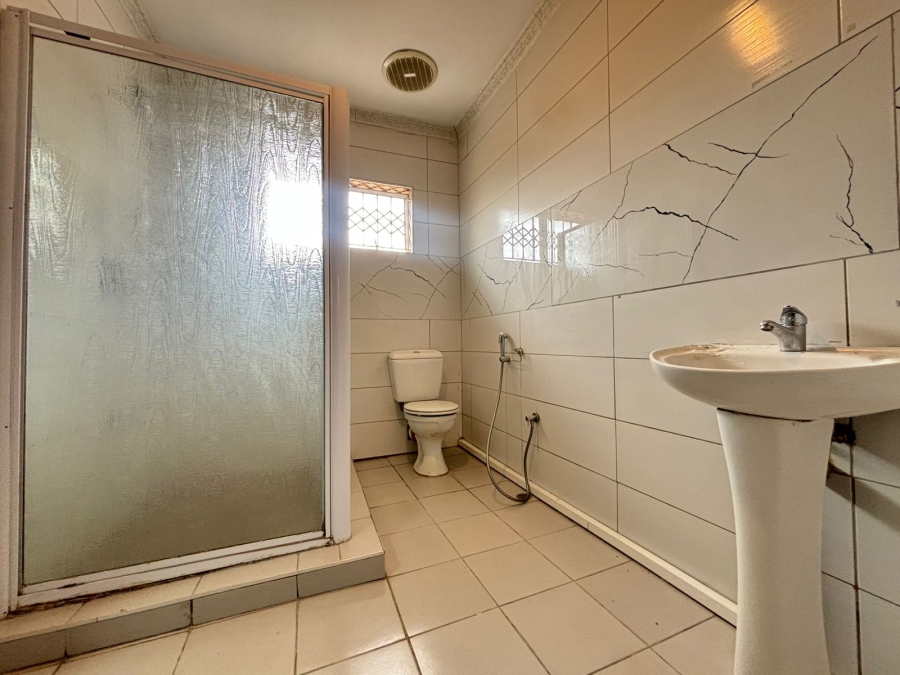 To Let 4 Bedroom Property for Rent in Sherwood KwaZulu-Natal