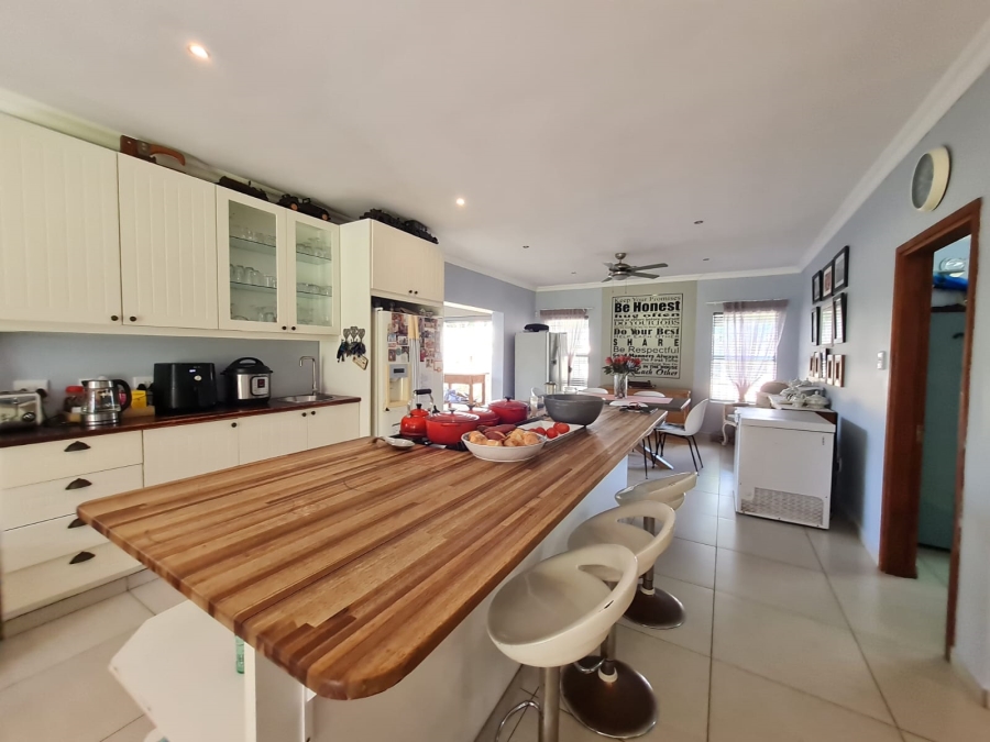 4 Bedroom Property for Sale in Meer En See KwaZulu-Natal