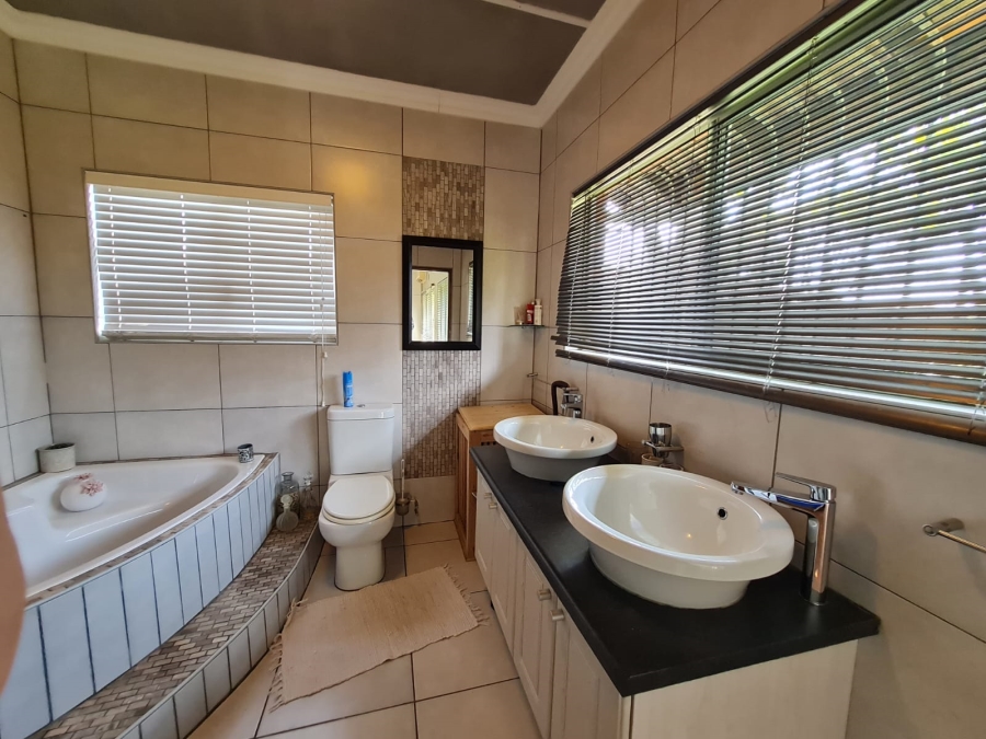 4 Bedroom Property for Sale in Meer En See KwaZulu-Natal