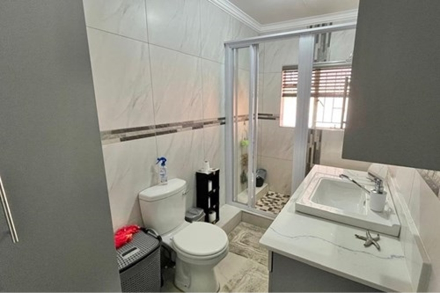 3 Bedroom Property for Sale in Huttenheights KwaZulu-Natal
