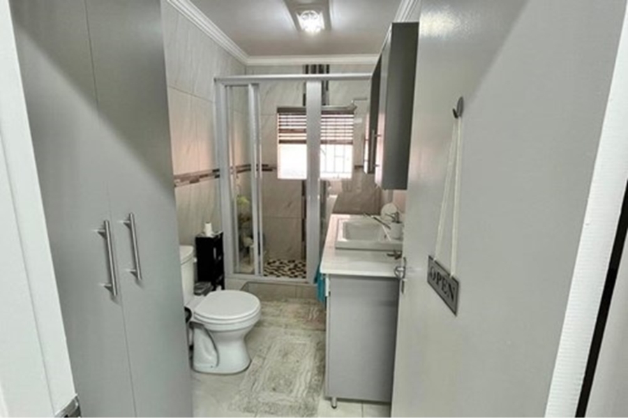 3 Bedroom Property for Sale in Huttenheights KwaZulu-Natal