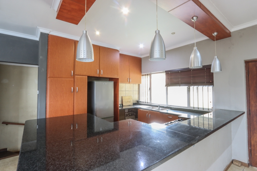 5 Bedroom Property for Sale in Freeland Park KwaZulu-Natal