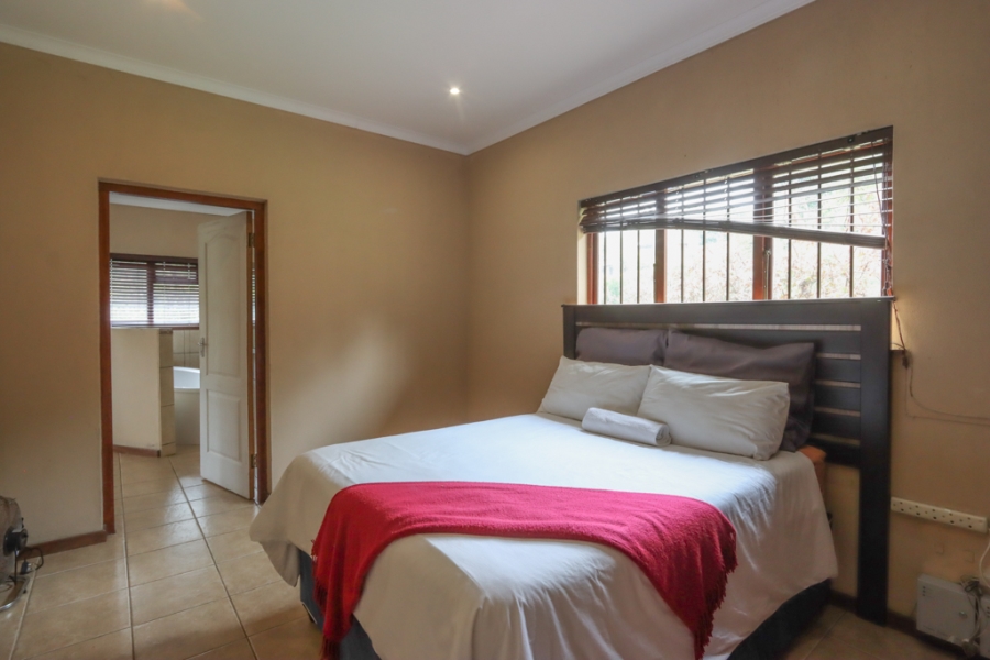 5 Bedroom Property for Sale in Freeland Park KwaZulu-Natal