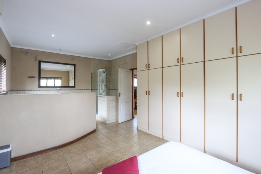 5 Bedroom Property for Sale in Freeland Park KwaZulu-Natal