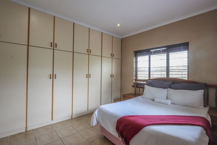 5 Bedroom Property for Sale in Freeland Park KwaZulu-Natal