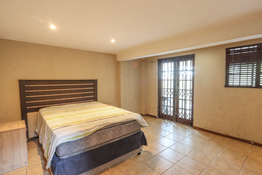 5 Bedroom Property for Sale in Freeland Park KwaZulu-Natal