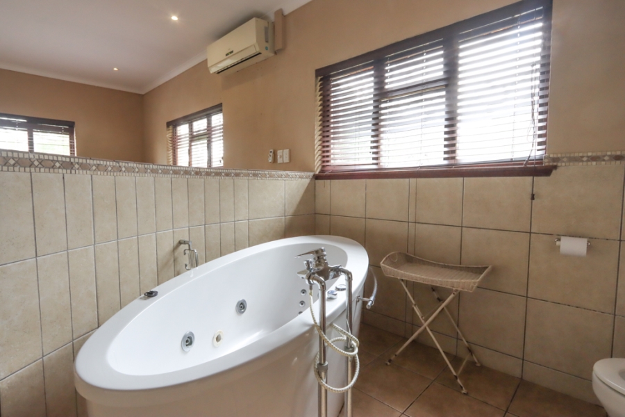 5 Bedroom Property for Sale in Freeland Park KwaZulu-Natal