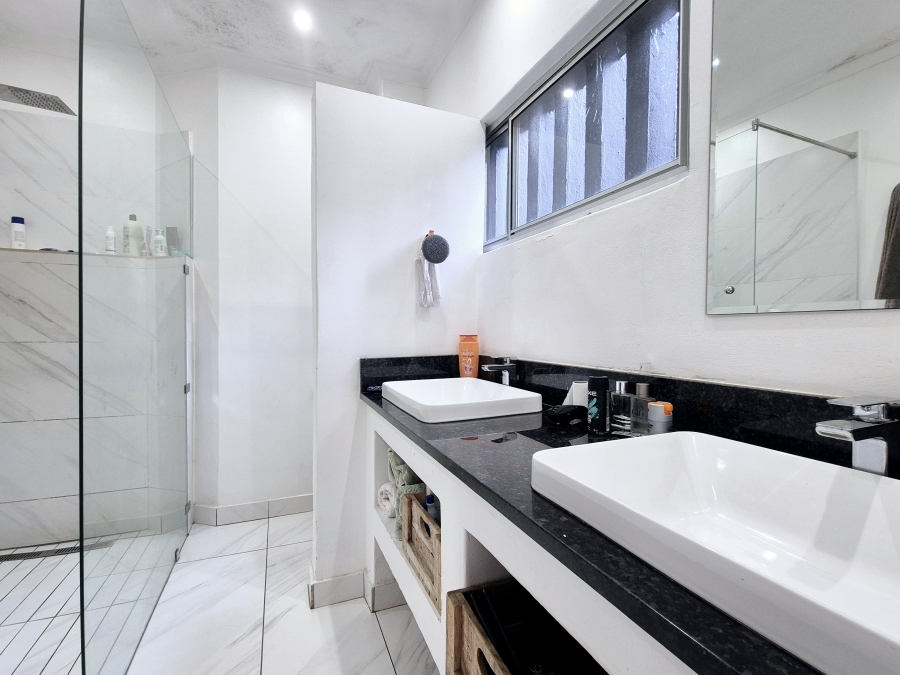 5 Bedroom Property for Sale in Umdloti Beach KwaZulu-Natal