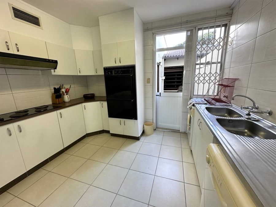 To Let 4 Bedroom Property for Rent in Umhlanga KwaZulu-Natal