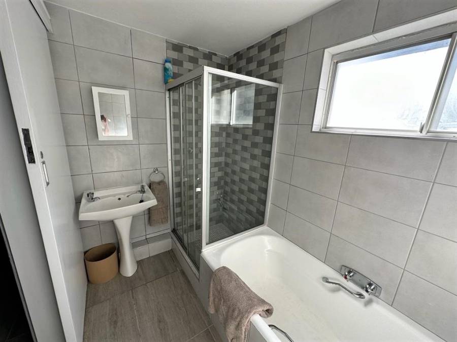 To Let 4 Bedroom Property for Rent in Umhlanga KwaZulu-Natal